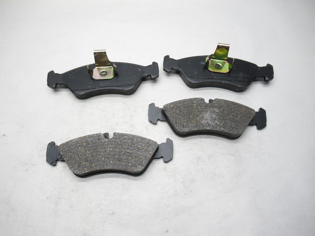 2003-2006 Dodge Sprinter 2500 Disc Brake Pad Set 0024206020 AutoTechteile