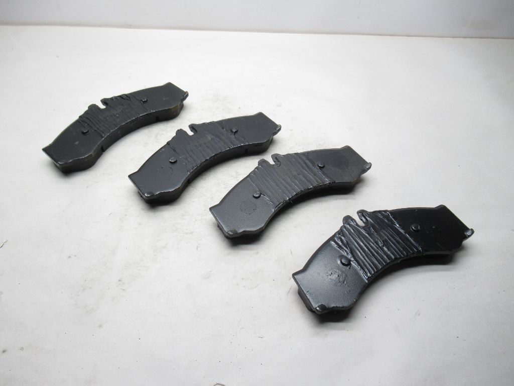 2003-2006 Dodge Sprinter 2500 Brake Pad Set 0024204120 AutoTechteile