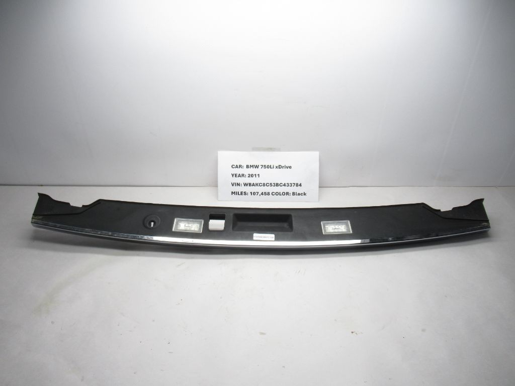 11-15 BMW 750LI xDrive Trunk Lid Molding Grip Handle & License Light 7200035 OEM
