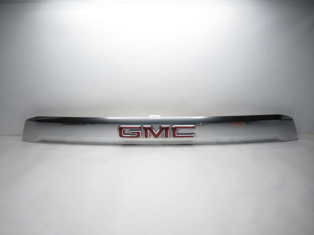 2015-2020 GMC Yukon Denali Tailgate Bumper Trim Molding ANU36601 OEM