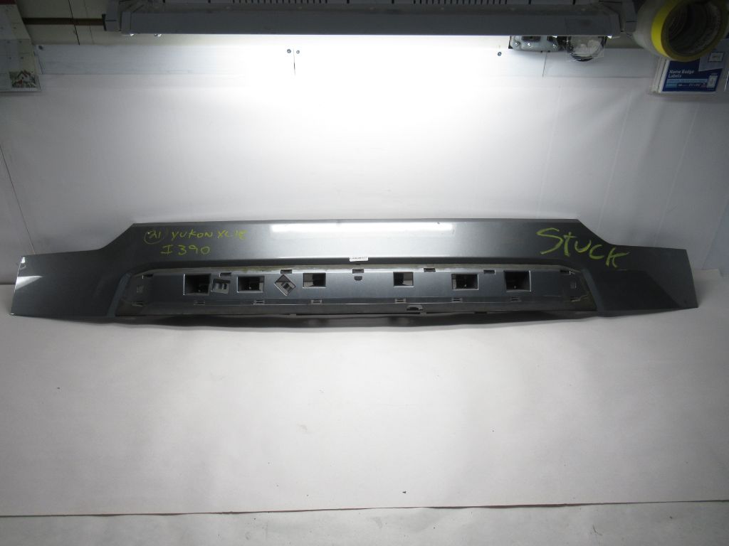 2021-2023 GMC Yukon XL Rear Tailgate Trim Molding Garnish Applique ANU36600 OEM