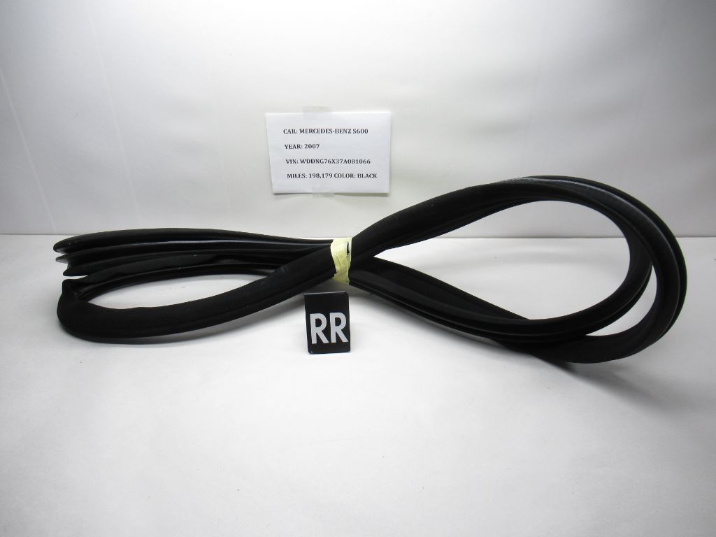 07-13 Mercedes-Benz W221 Rear Right Door Body Weatherstrip Seal 2216971151 OEM