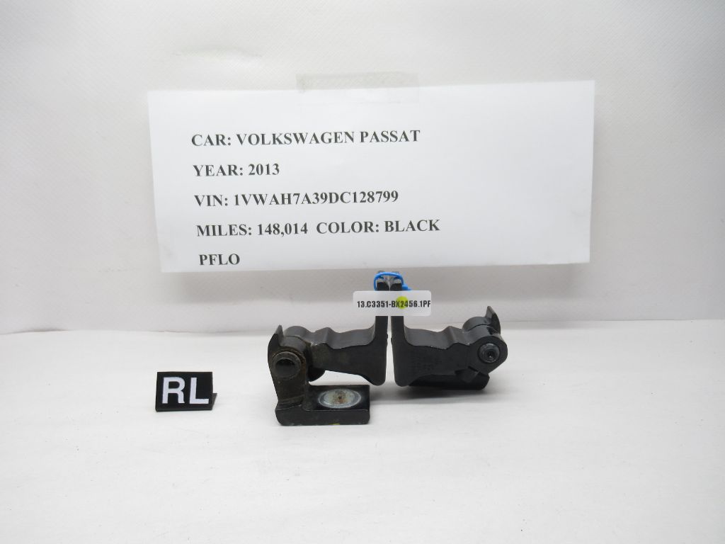 12-18 Volkswagen Passat Rear Left Door Hinge Upper & Lower 7N0831401 OEM