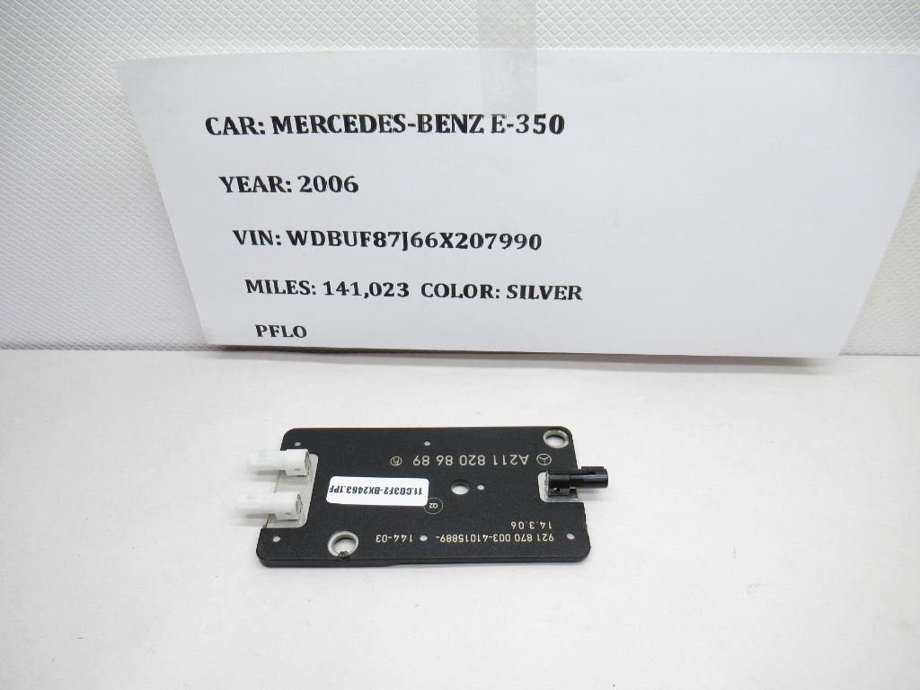 03-09 Mercedes Benz E Class Antenna Amplifier Control Module A2118208689 OEM