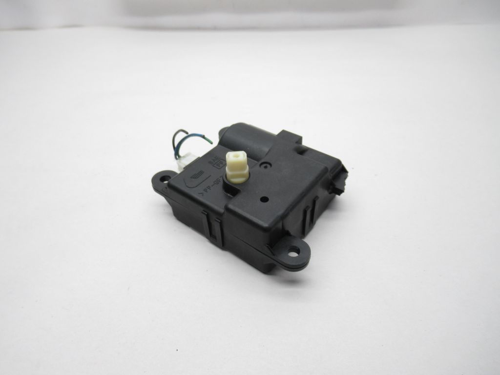 2003-2007 Infiniti G35 Coupe HVAC A/C Actuator Flap (damaged) 3F12030850 OEM