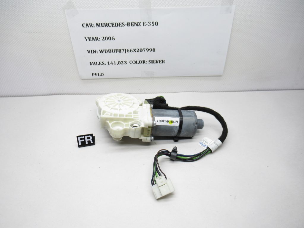 03-09 Mercedes E350 E550 Front Right Door Window Regulator Motor A2118203042 OEM