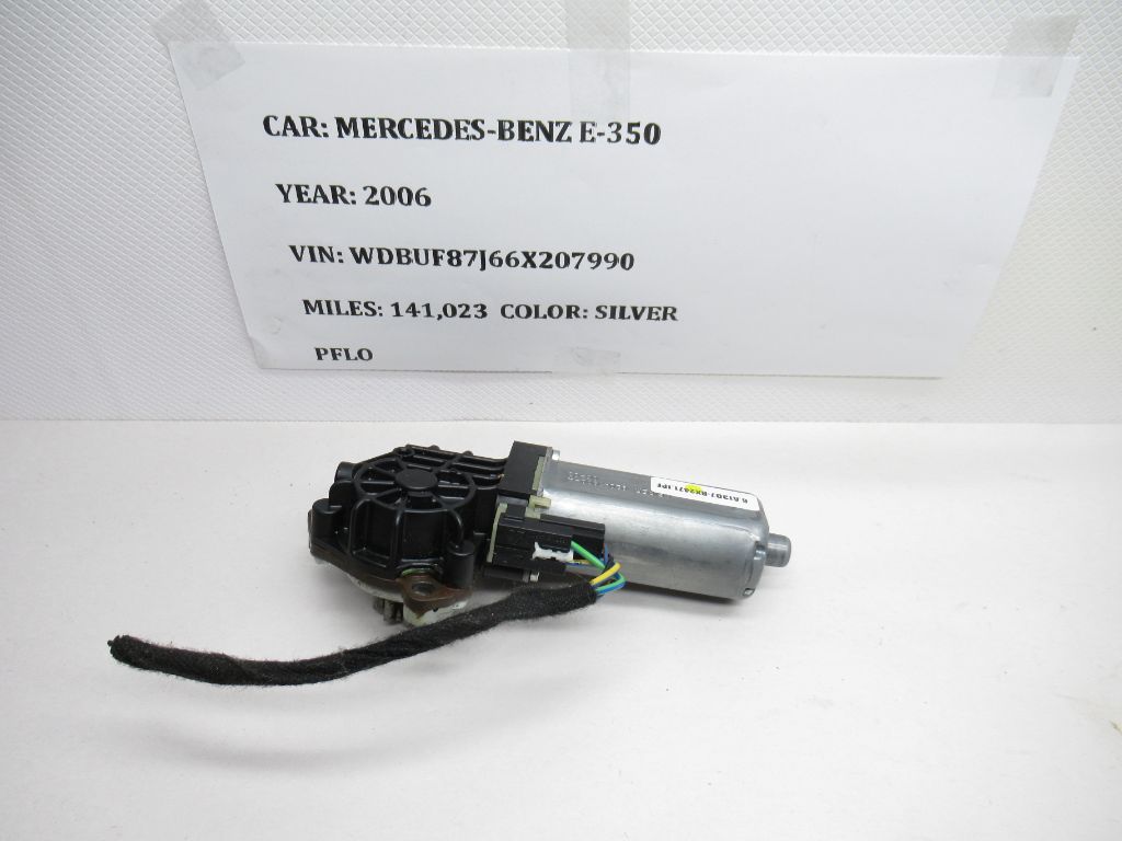 03-06 Mercedes E320 E350 Front Right Power Seat Adjust Motor 0390203004 OEM