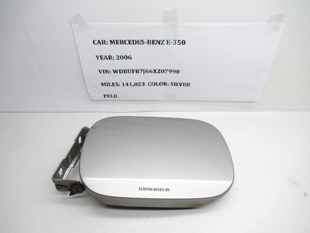 2003-2009 Mercedes E350 E320 E550 Sedan Fuel Gas Tank Lid Door A0005845917 OEM