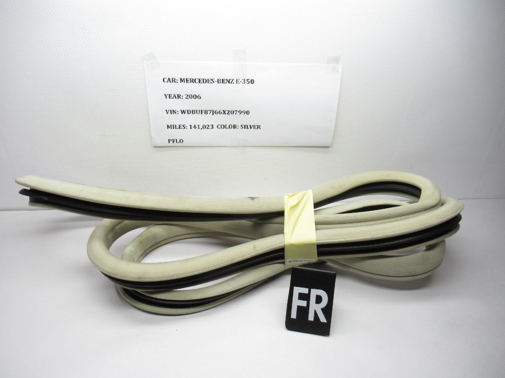 2006-2008 Mercedes-Benz E350 Right Front Door Weather Strip Seal 2116970151 OEM