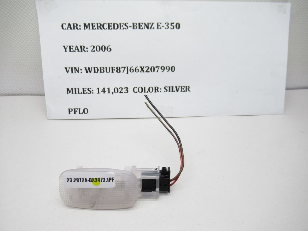 06 - 08 Mercedes Benz E350 Interior Reading Lamp 2118203801 OEM