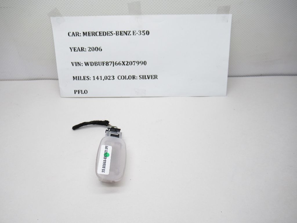 06 - 08 Mercedes Benz E350 Interior Reading Lamp 2118203801 OEM