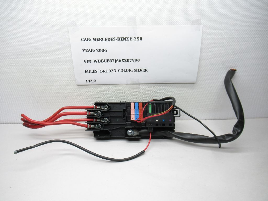 2006-2009 Mercedes Benz E350 Fuse Relay Junction Box 2115452301 OEM