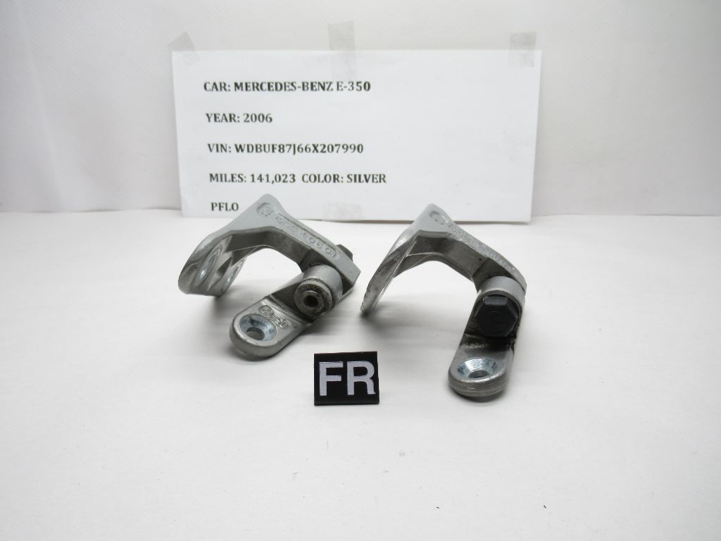 03-09 Mercedes Benz E Class Front Right Door Hinges A2117201637 OEM