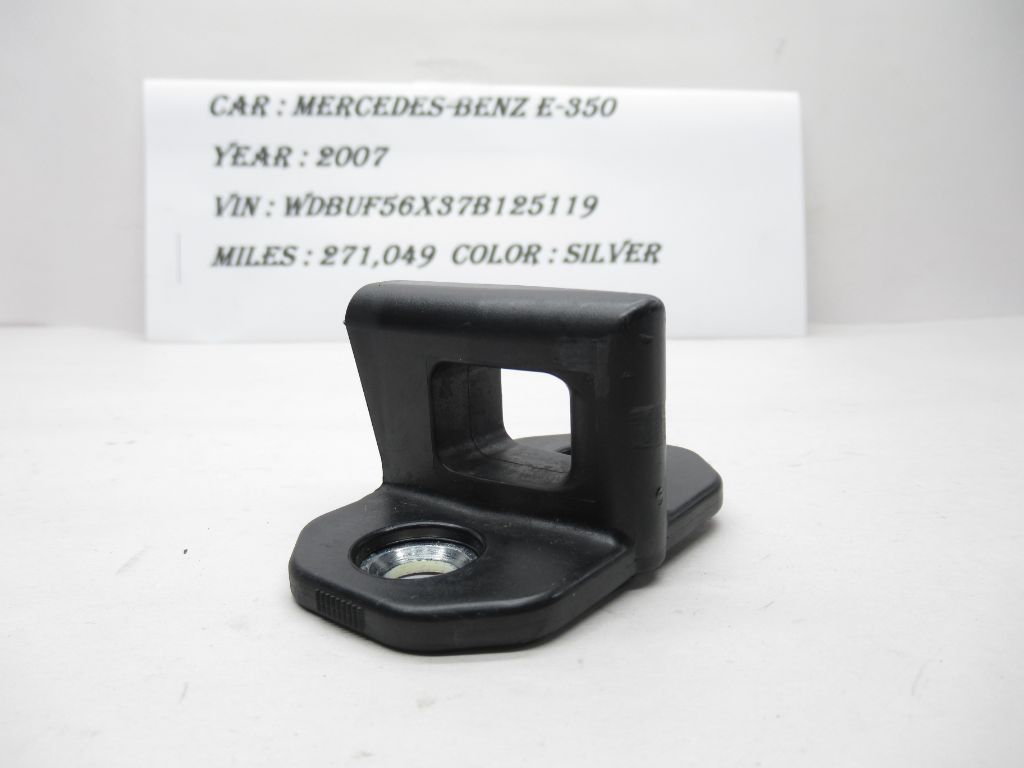 03-09 Mercedes Benz E Class Trunk Lock Latch A203720004 OEM