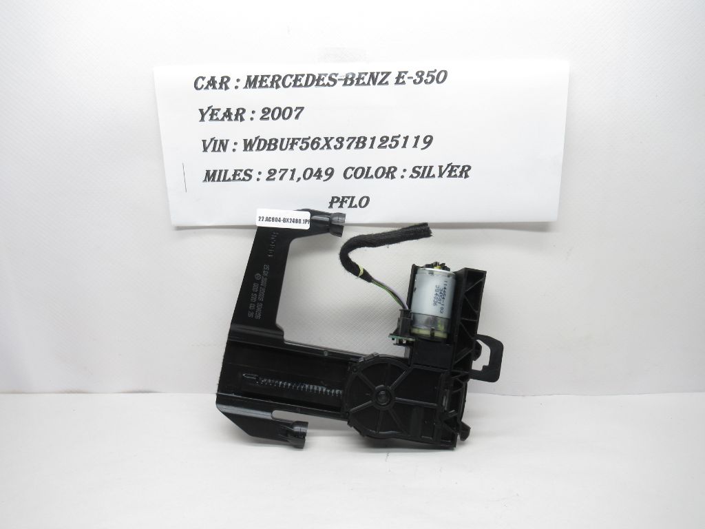 2006-2009 Mercedes-Benz E350 Front Seat Motor Headrest Adjust 0009700026 OEM