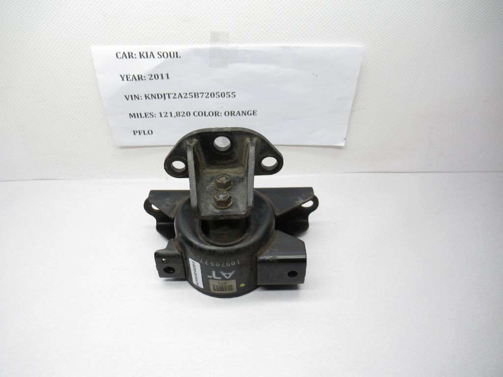 2010-2011 Kia Soul Bracket Assembly-Transmission Mounting 218302K100  OEM