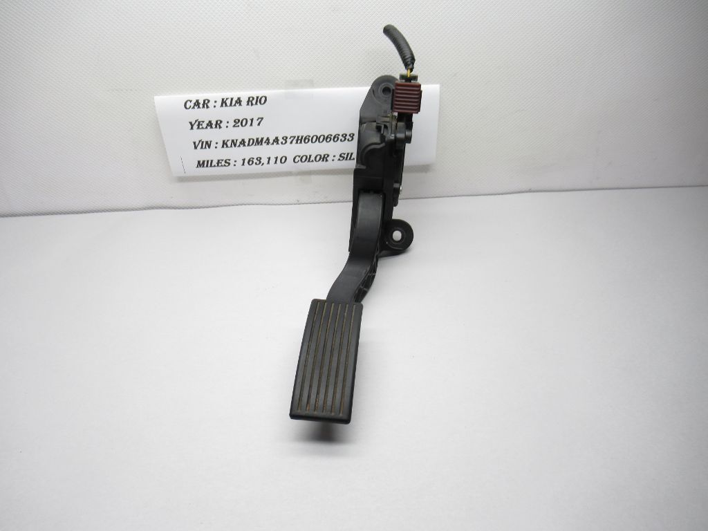 2012-2017 Kia Rio Accelerator Floor Gas Pedal Leve 32700-1RXXX OEM