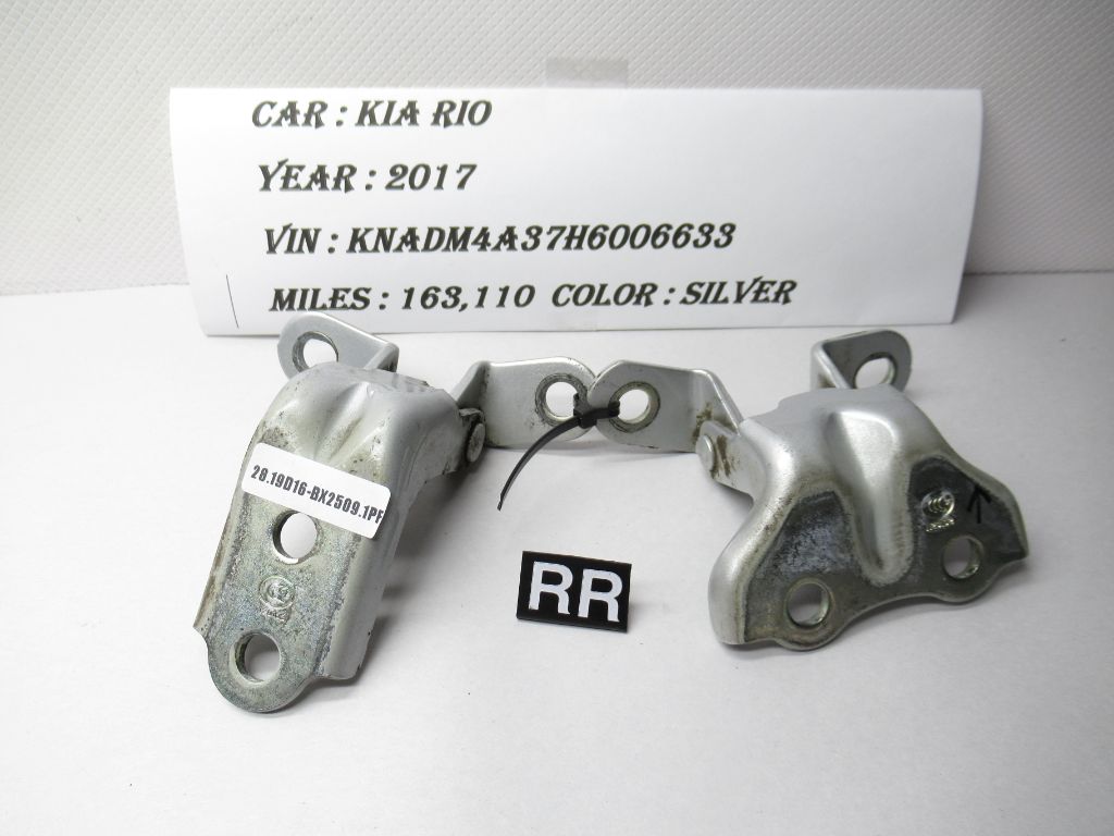 2012-2017 Kia Rio Rear Right Side Door Hinge Set Upper and Lower 793402V000 OEM