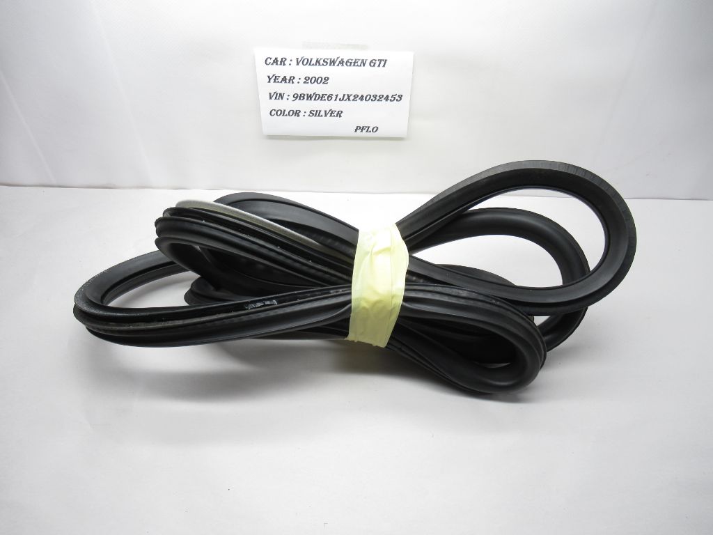 01-06 VW Golf GTI MK4 RH Front Door Body Seal Weather Stripping 1J3867366 OEM