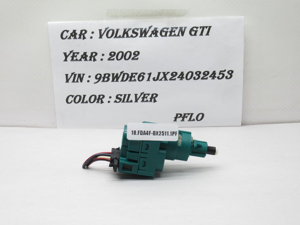 2000-2003 Volkswagen Golf Brake Light Switch Module 1C0945511A OEM