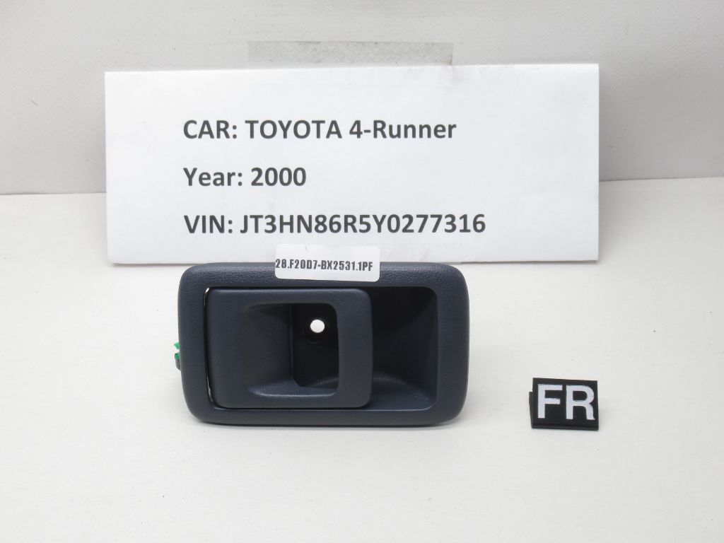 1996-2002 Toyota 4Runner Front Right Interior Door Handle 69205-10070 OEM