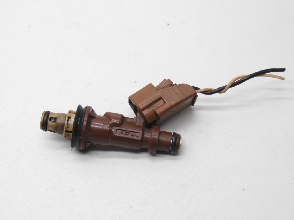 2000 Toyota 4Runner Fuel Injector 23250-62040 OEM