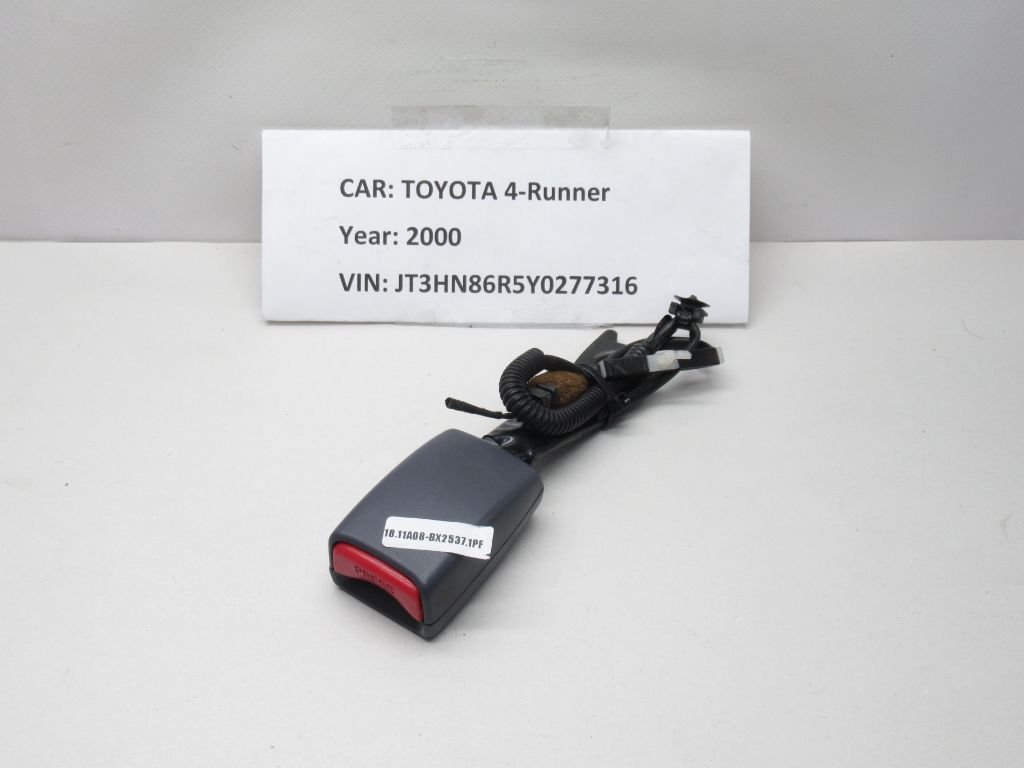 00-02 Toyota 4Runner Front RH Passenger Side Seat Belt Buckle 7323035740E0 OEM