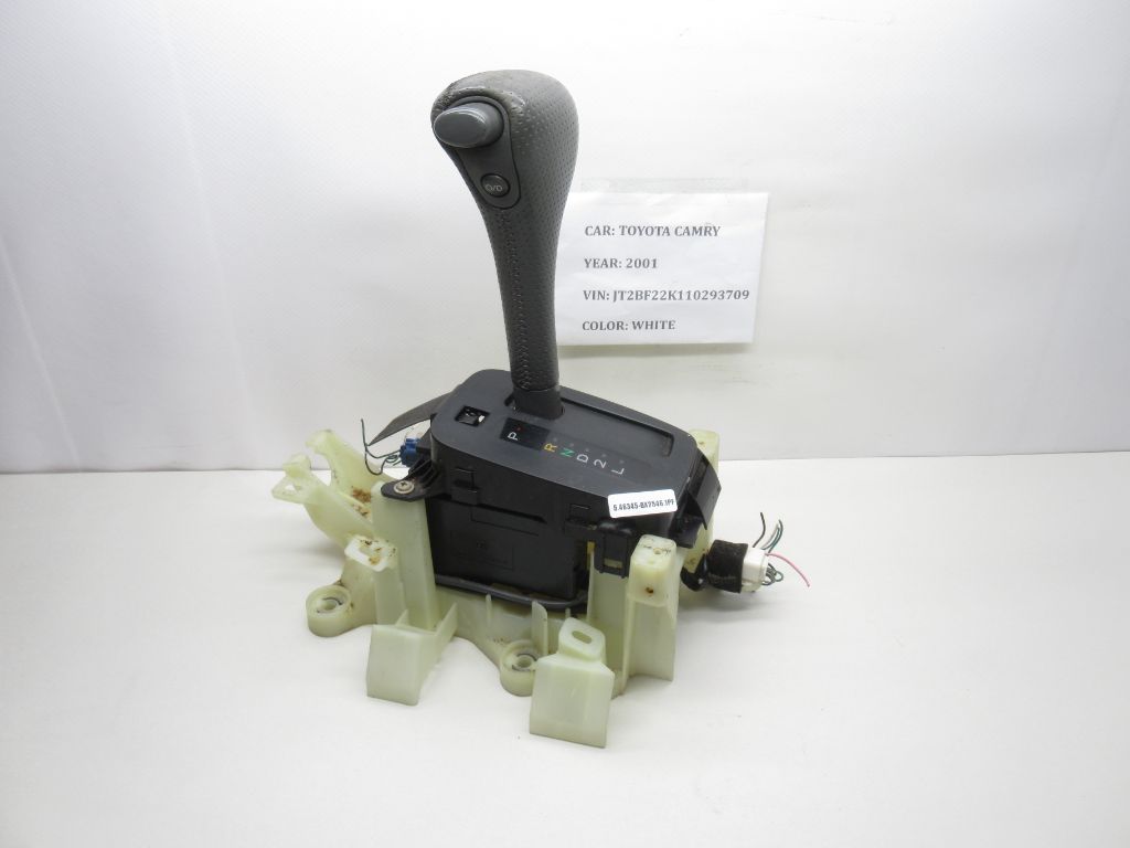 00 - 01 Toyota Camry Automatic Floor Shift Shifter Gear Selector OEM