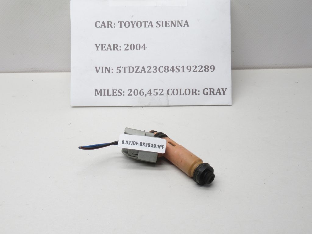 2004 - 2010 TOYOTA SIENNA Fuel Injector 23250-0A020 OEM