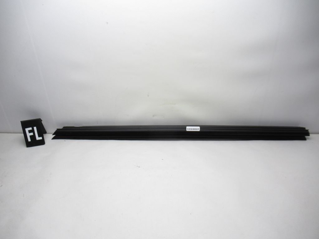 2014-2016 MERCEDES-BENZ E350 FRONT Door Window Trim A21272509 OEM