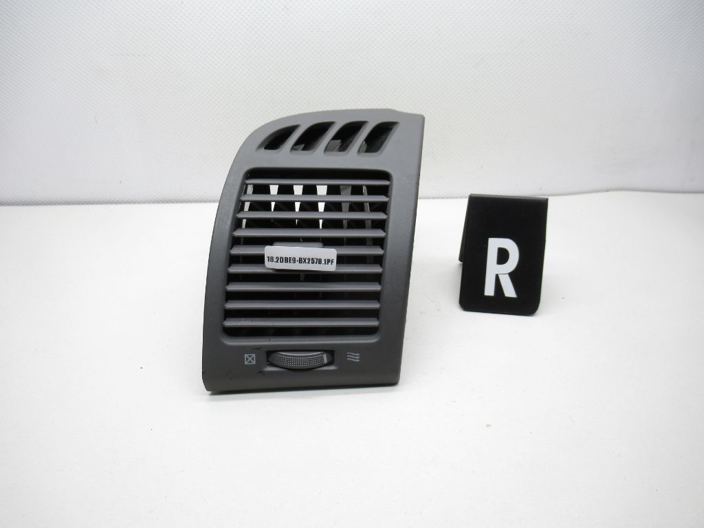 2002-2006 Toyota Camry  Right Side AC Air Vent A55670-AA030 OEM