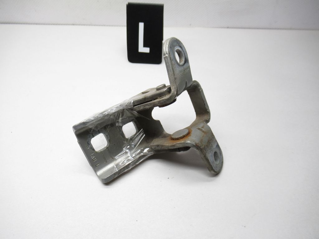 2012-2015 Ram C/V  Left Door Hinge  21385222 OEM