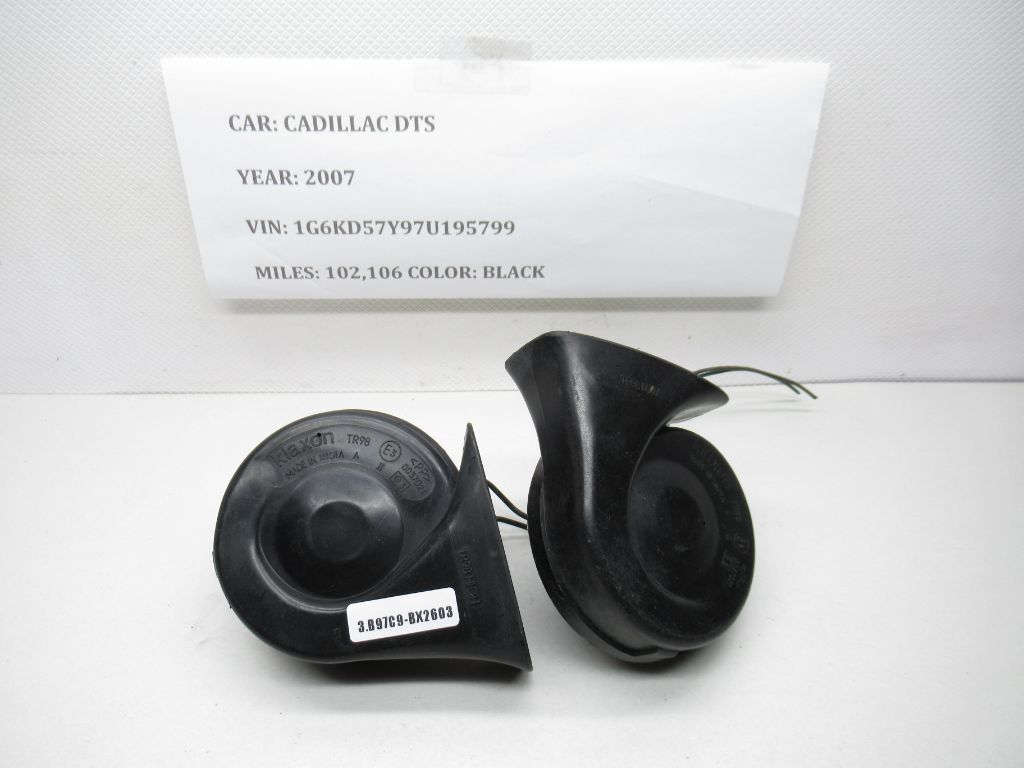 2004-2013 Cadillac DTS Low Note Pitch Horn Signal Assembly 0057021 OEM