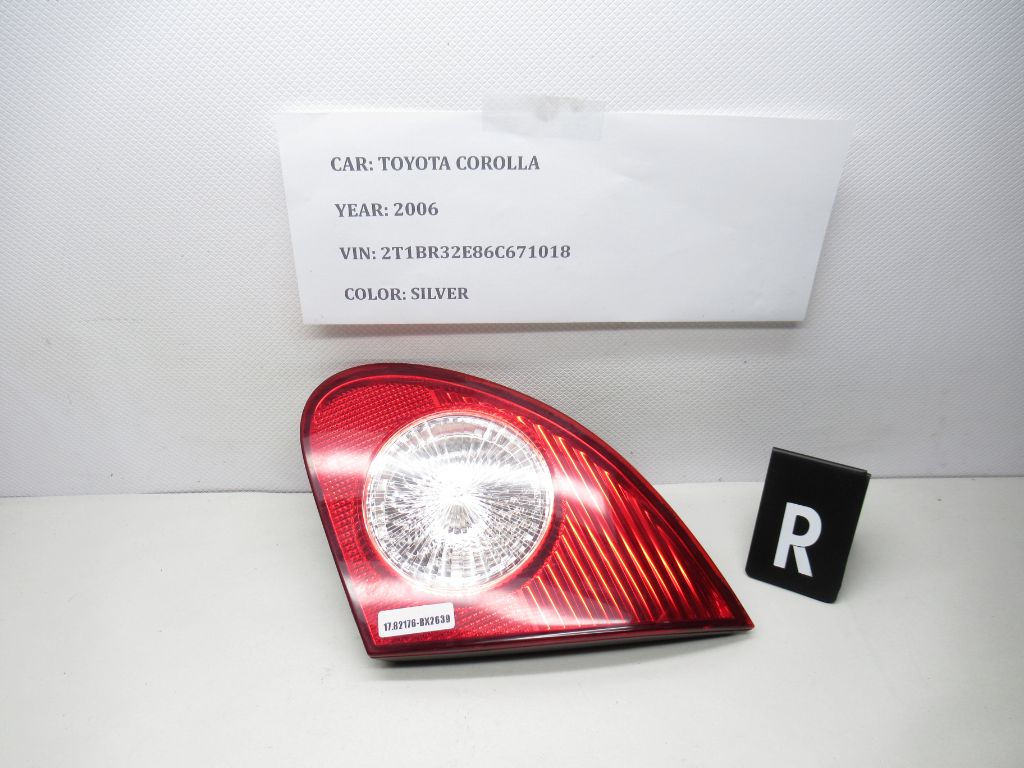 2004-08 Toyota Corolla Right Passenger Side Inner Taillight Lamp 81670-02030 OEM