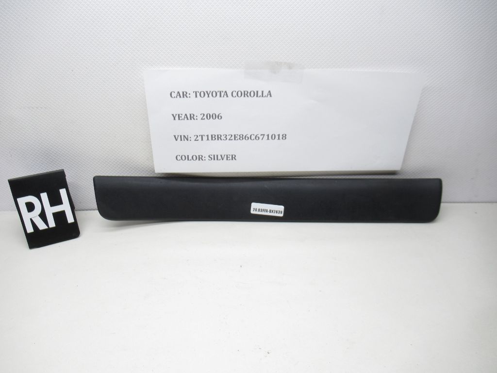 2004-2008 Toyota Corolla Right Hand Door Scuff Plate  67915-02030 OEM