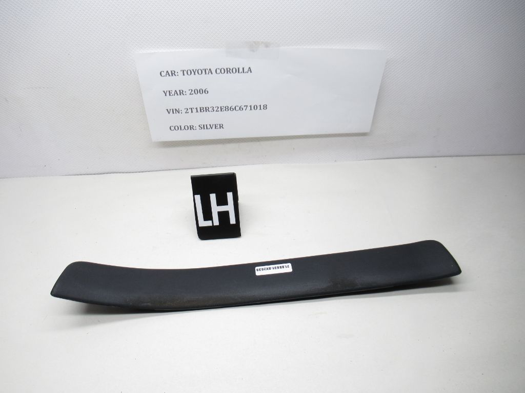 2004-2008 Toyota Corolla Left Hand Door Sill Scuff  Plate 67916-02030 OEM