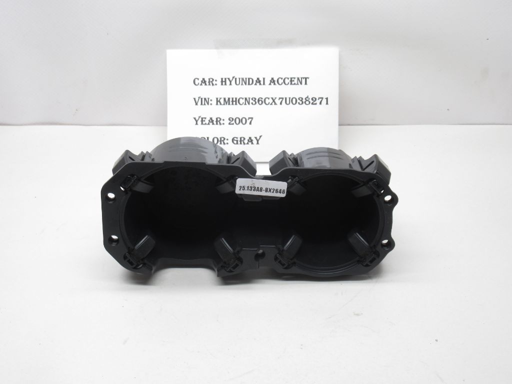 05-07 Hyundai Accent Center Console Cup Holder Insert 84640-1E200 OEM