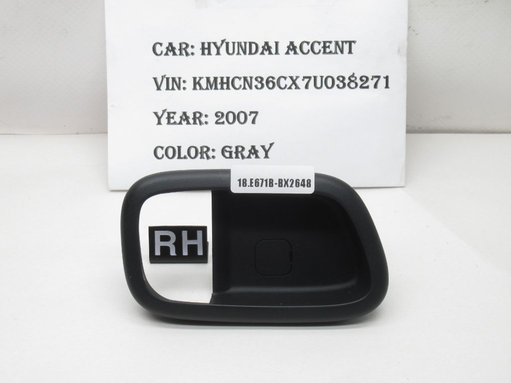 2006-2011 Hyundai Accent Front Right  Door  Inner Handle Bezel 82621-1E001 OEM