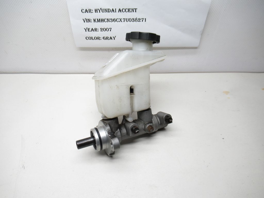 2006-2011 Hyundai Accent Brake Master Cylinder 58510-1G100 OEM