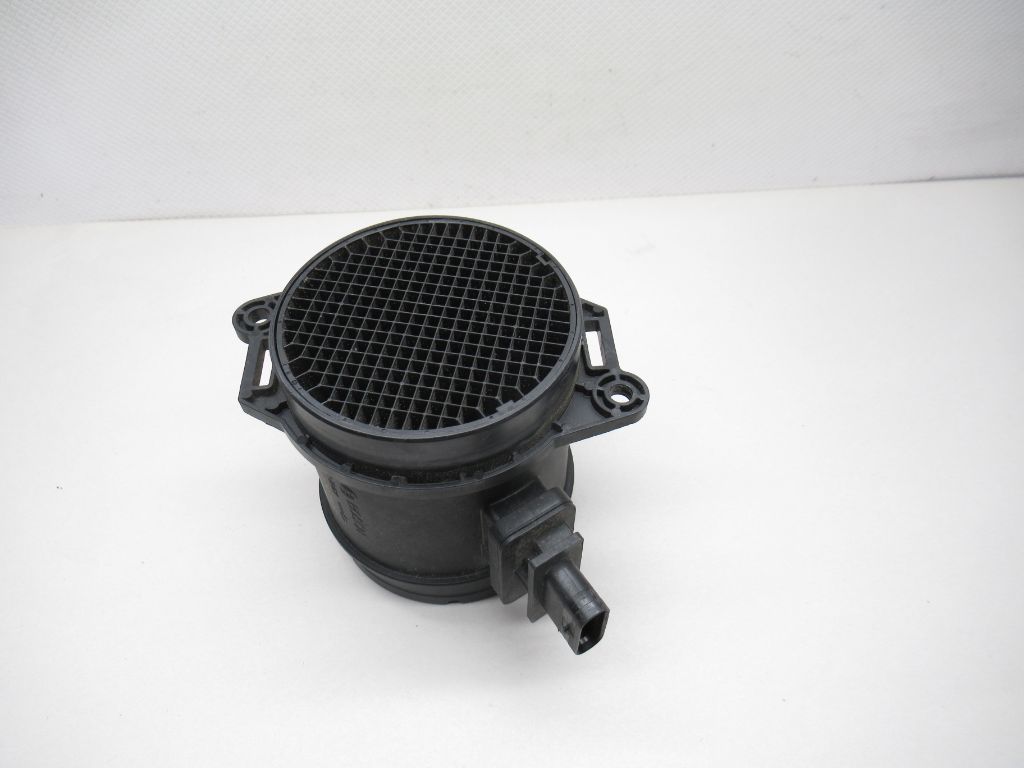 2012 - 2018 Volkswagen Passat Mass Air Flow Sensor 0280218260 OEM