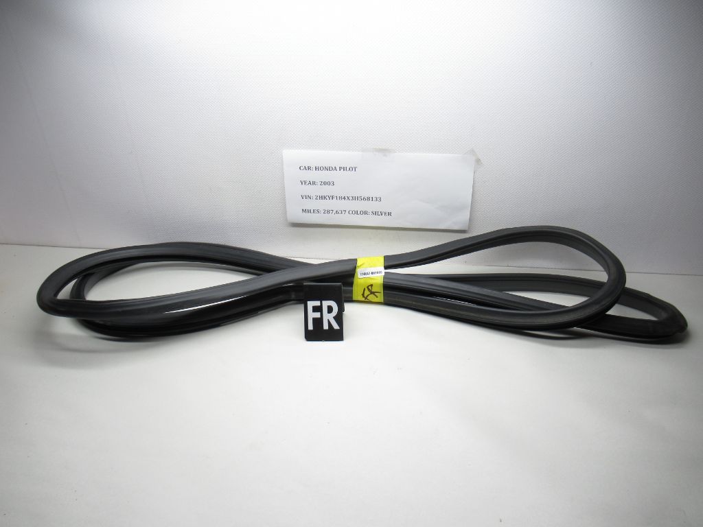 03- 08 Honda Pilot Front Right Door Weathstrip Seal  72235-S9V-A01 OEM