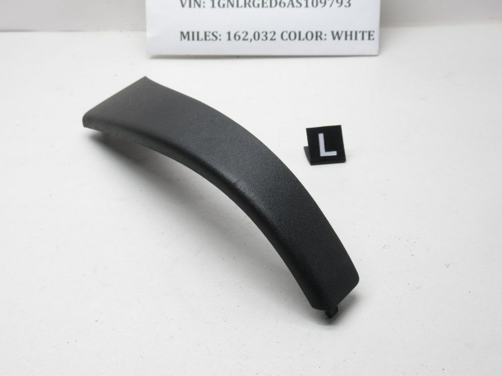 2009-2017 Chevrolet Traverse Rear Left  Door Pull Handle Trim 15948058 OEM