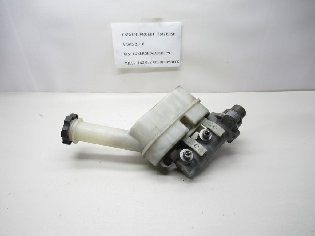 2009 - 2012 Chevrolet Traverse Brake Master Cylinder 84279343 OEM