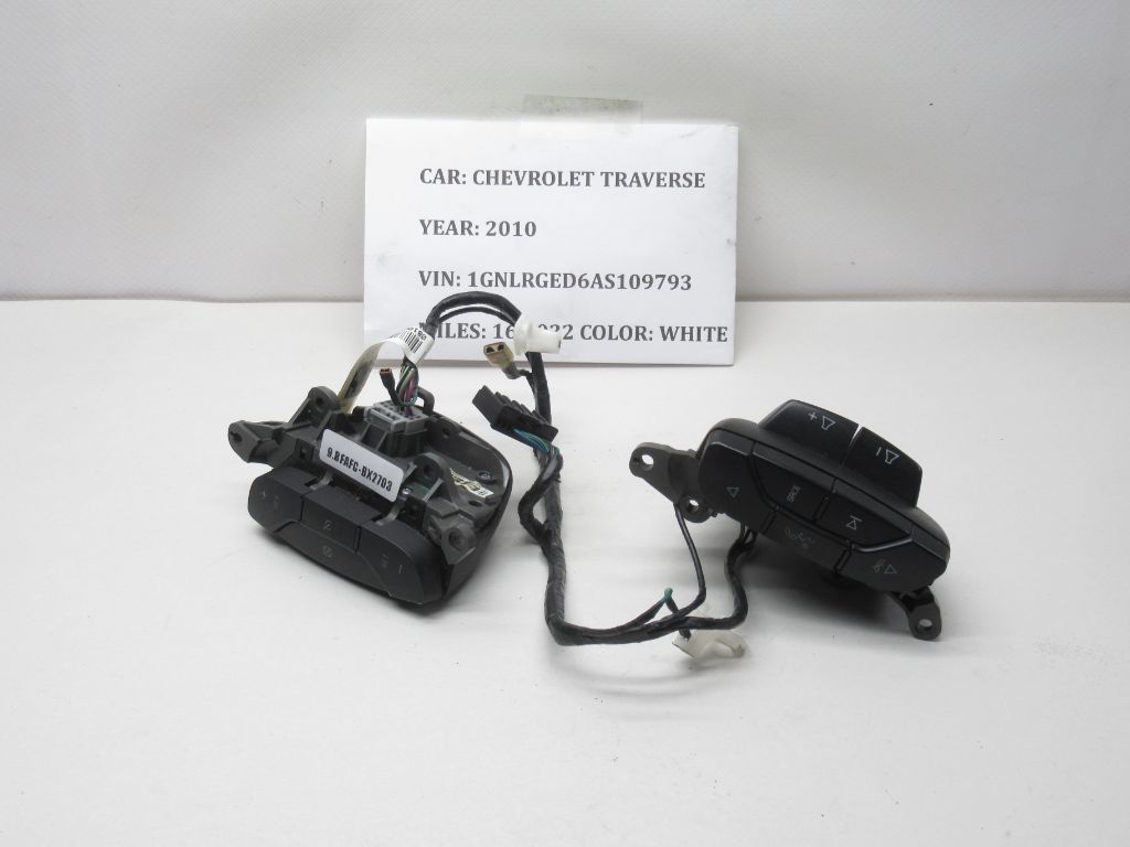 09-17 Chevrolet Traverse Steering Wheel Switch Set of 2 15819309 OEM