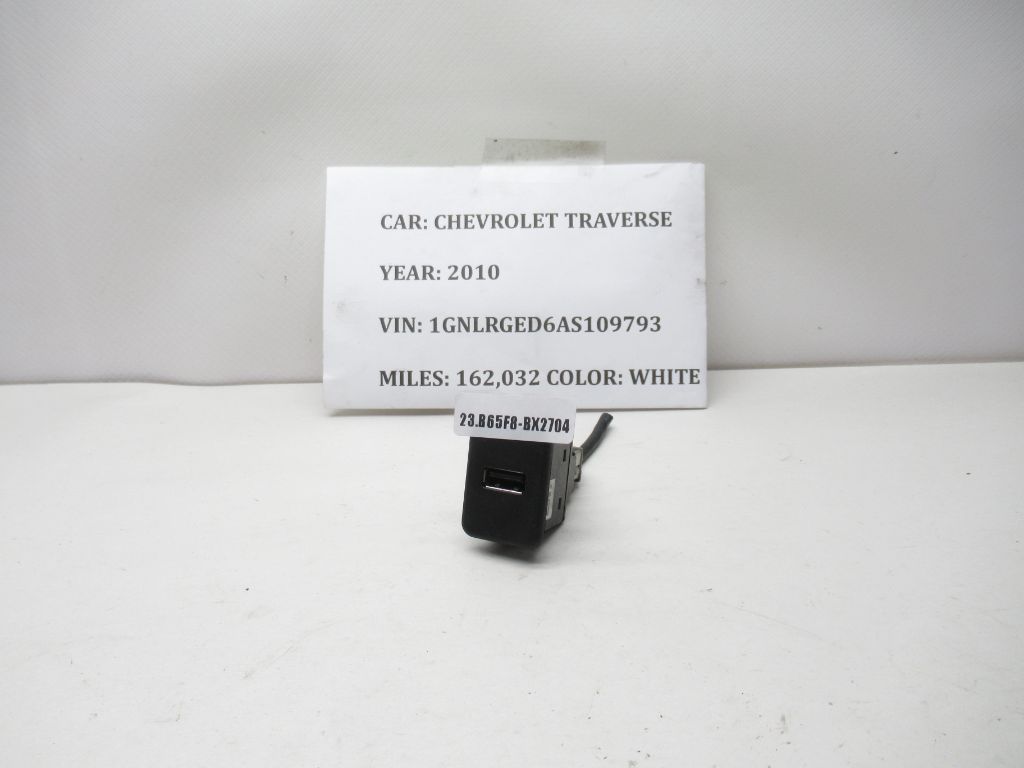 09-17 Chevrolet Traverse Rear Center Console USB Port Switch 20944418 OEM