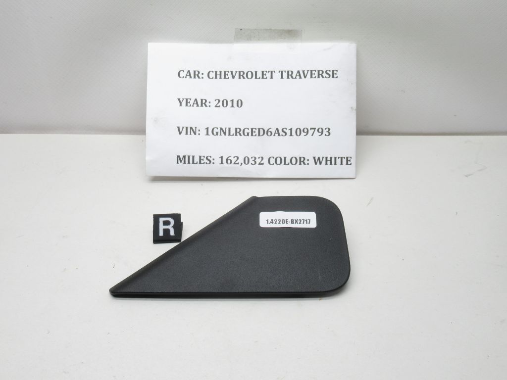 2009-2017 Charvrolet Traverse Right Seat Belt Cover Trim Panel 1144072 OEM