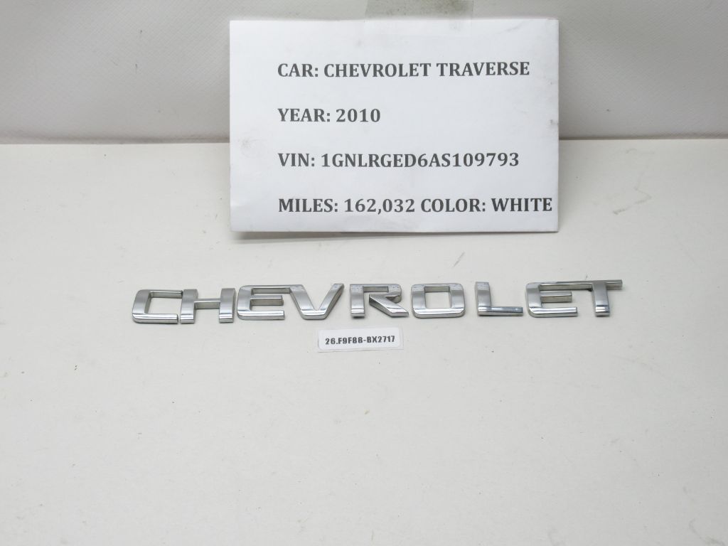 2009-2017 Chevrolet Traverse Emblem 15102877 OEM