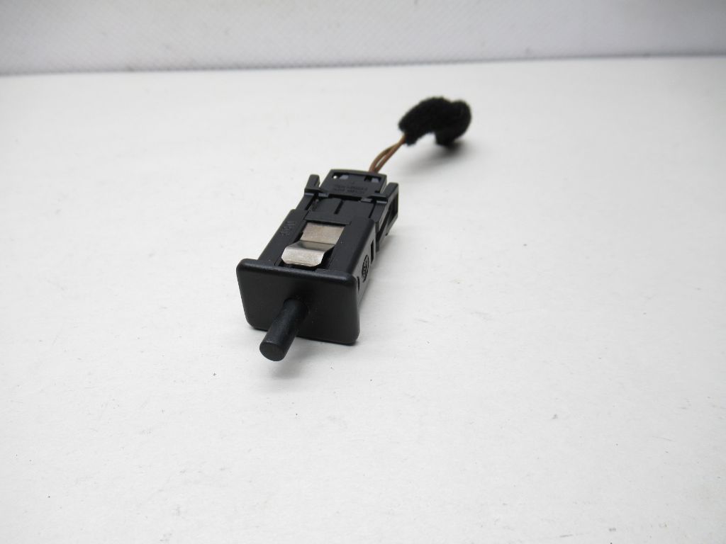 2004-2010 BMW 525i Glove Box Switch 1388277 OEM