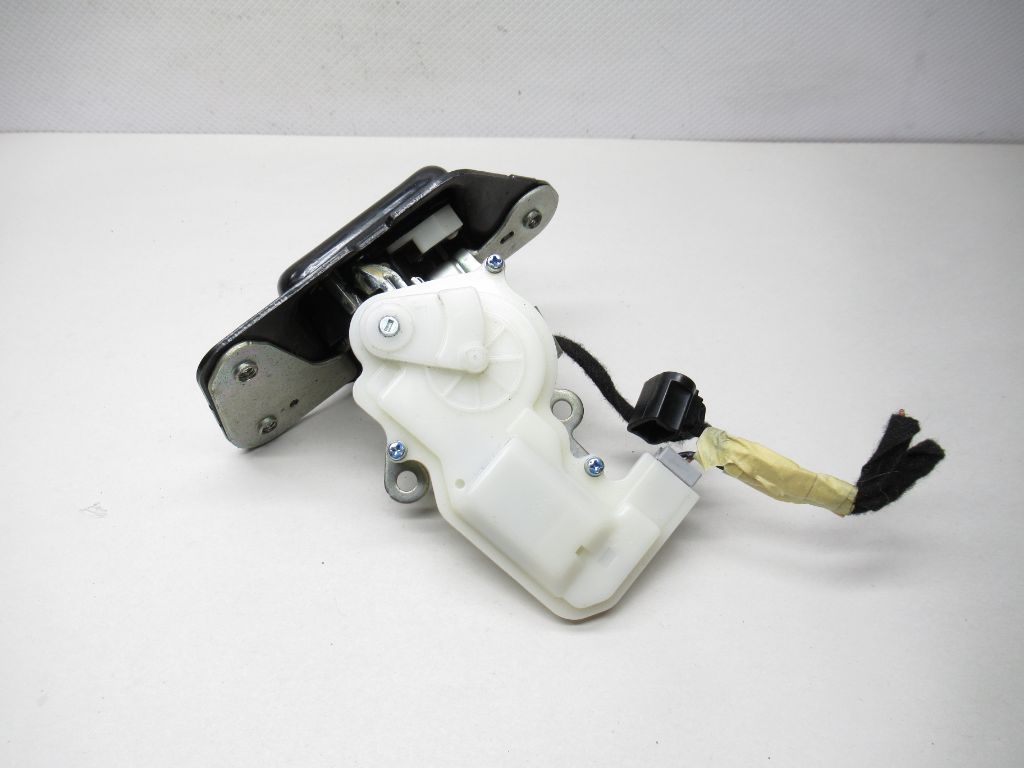 14 - 19 Jeep Cherokee Rear Hatch Tailgate Latch Lock 68110603AC OEM