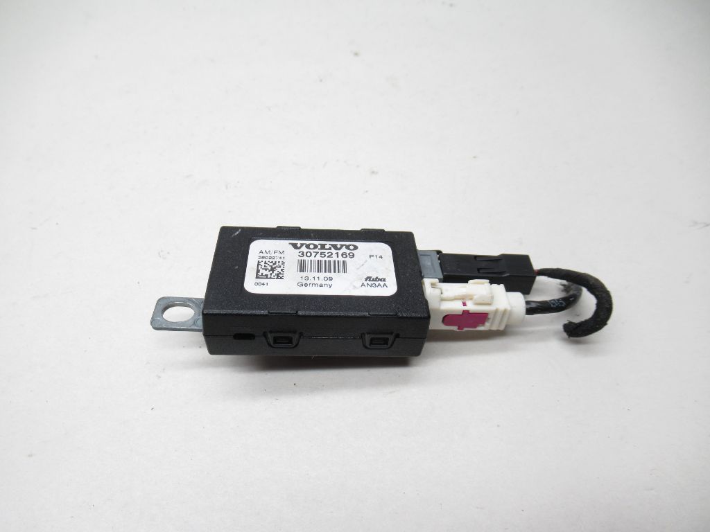 2008-2013 Volvo C30  Antenna Amplifier Module 30752169 OEM